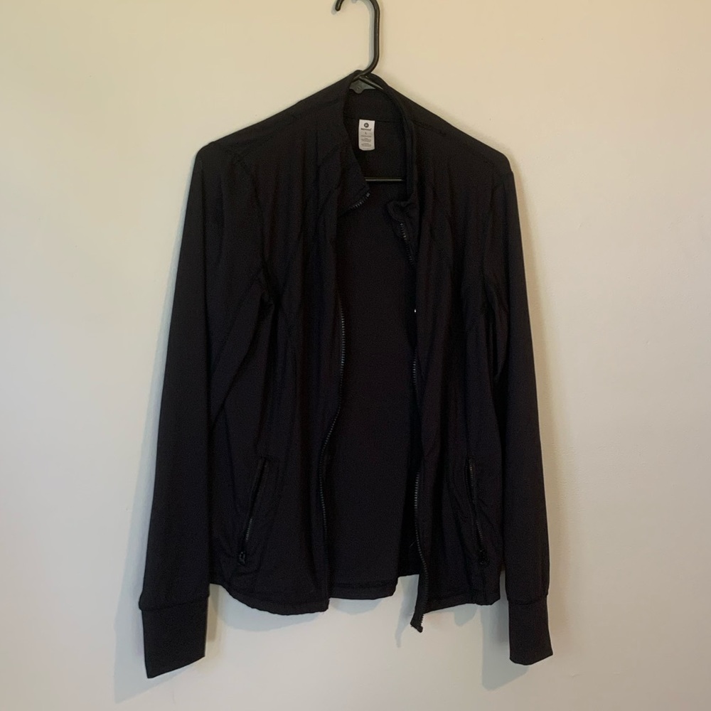 🌿 Worn once black athletic zip up sweatshirt